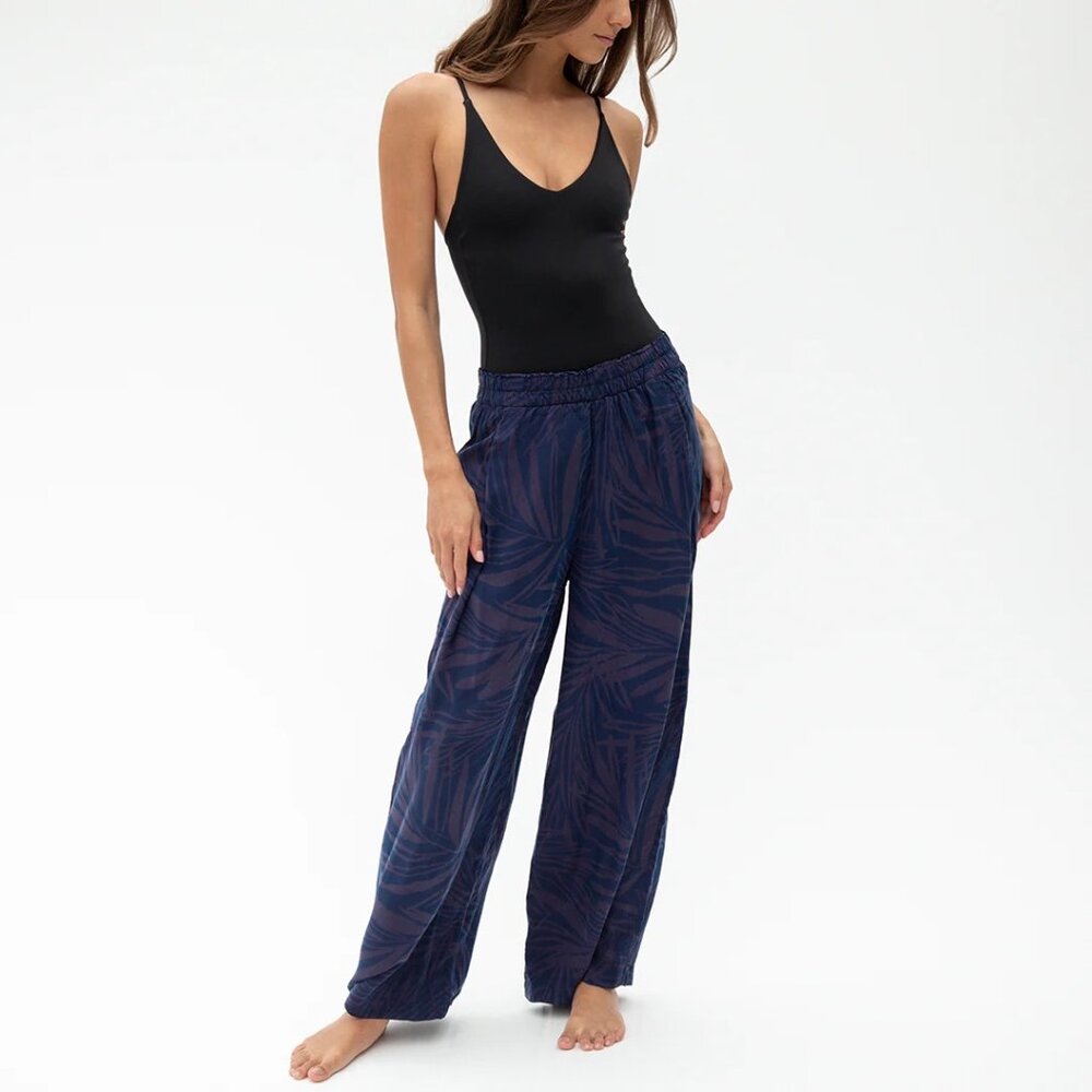 Left on Friday - Day Trip Pants in Navy Blue/Purple Palm Print
